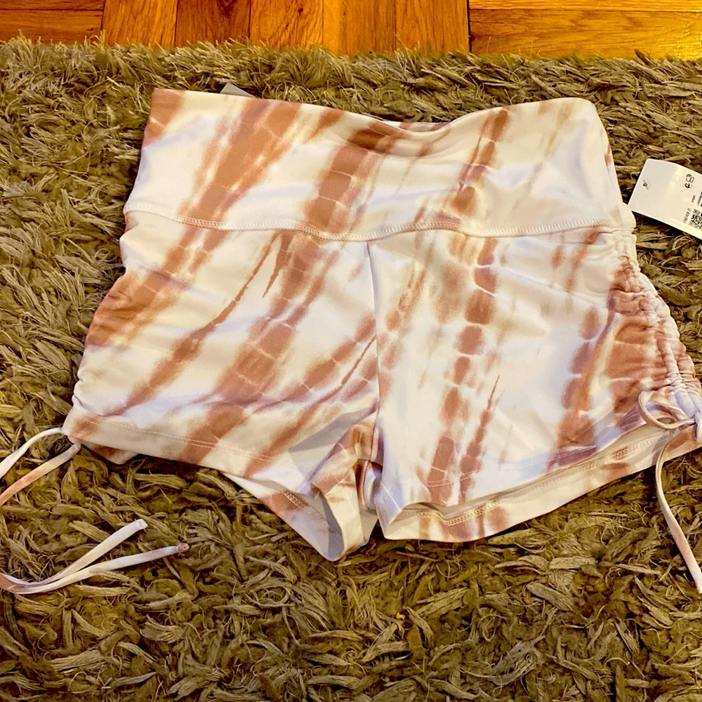 2 pairs of Forever 21 shorts size med (check photos)